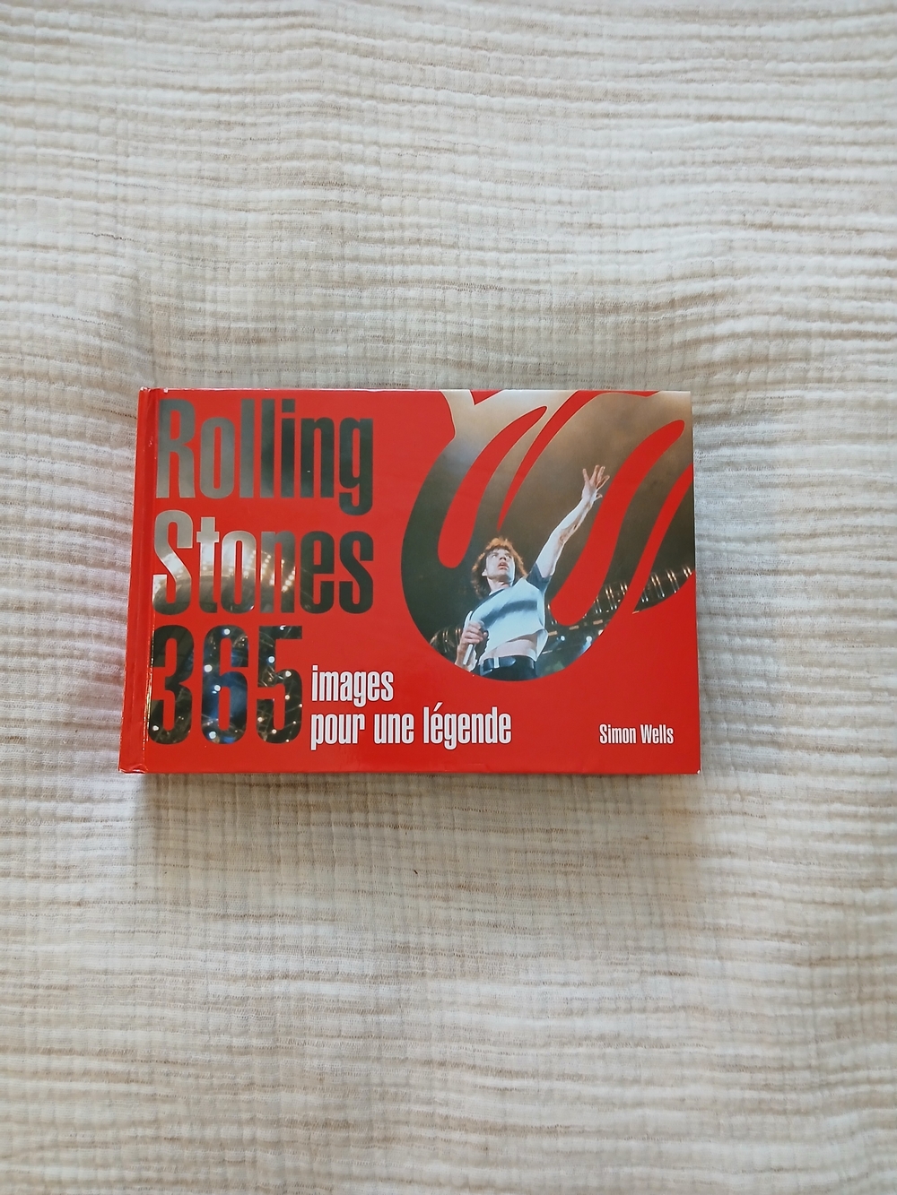 (2/30$)Rolling Stones 365 Hardcover Photo Book - Red Cover (FRENCH EDITION)